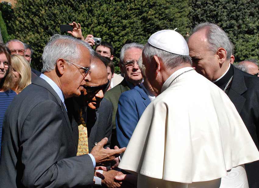 Professor Ramanathan meeting the Pope to discuss climate change.